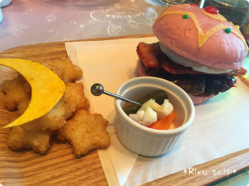 CHIBIUSA Cafe（ちびうさカフェ）でセーラームーンメニューを食べてき 